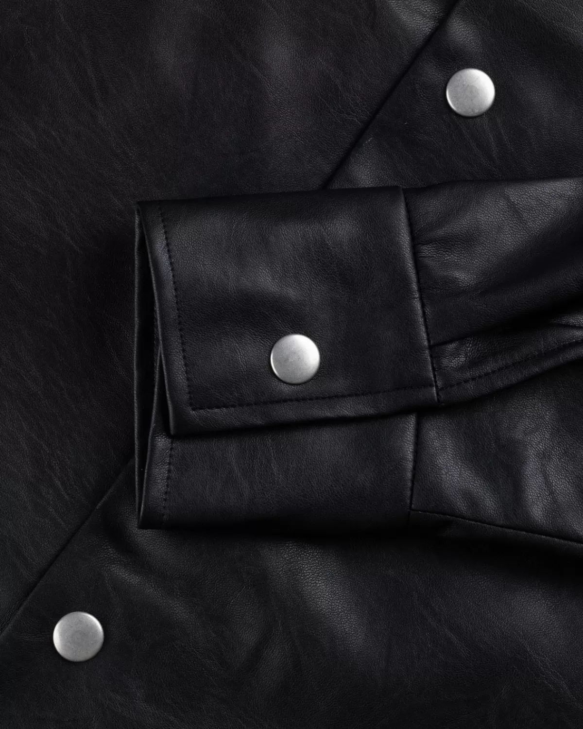 sefr_regenachtiger_overshirt_space_black_3.webp Bovenkleding^Séfr Sefr Regenachtiger Overshirt Space Black