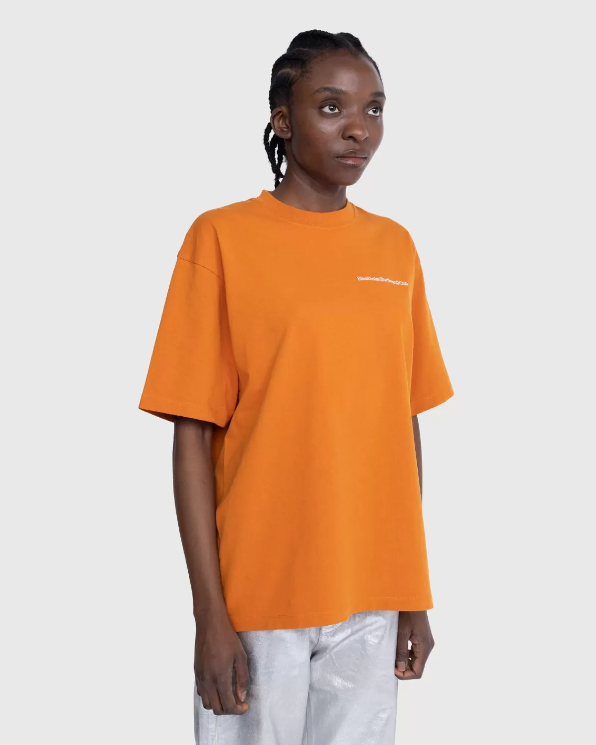 Stockholm Surfboard Club Geborduurd Logo T-Shirt Wortel Oranje Fashion