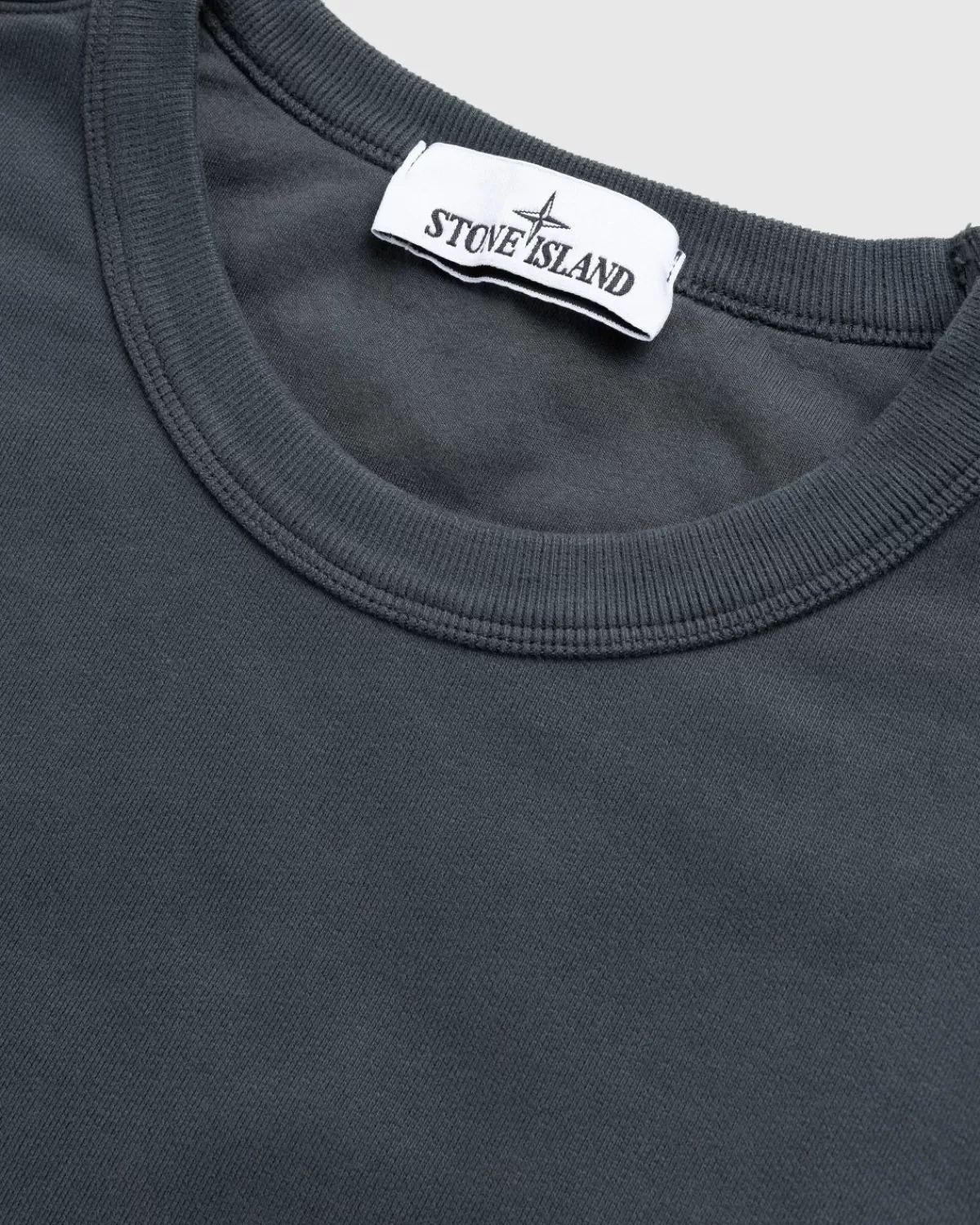 Gebreide Kleding^Stone Island - Garmentgeverfd Geborsteld Fleece Met Ronde Hals Loodgrijs