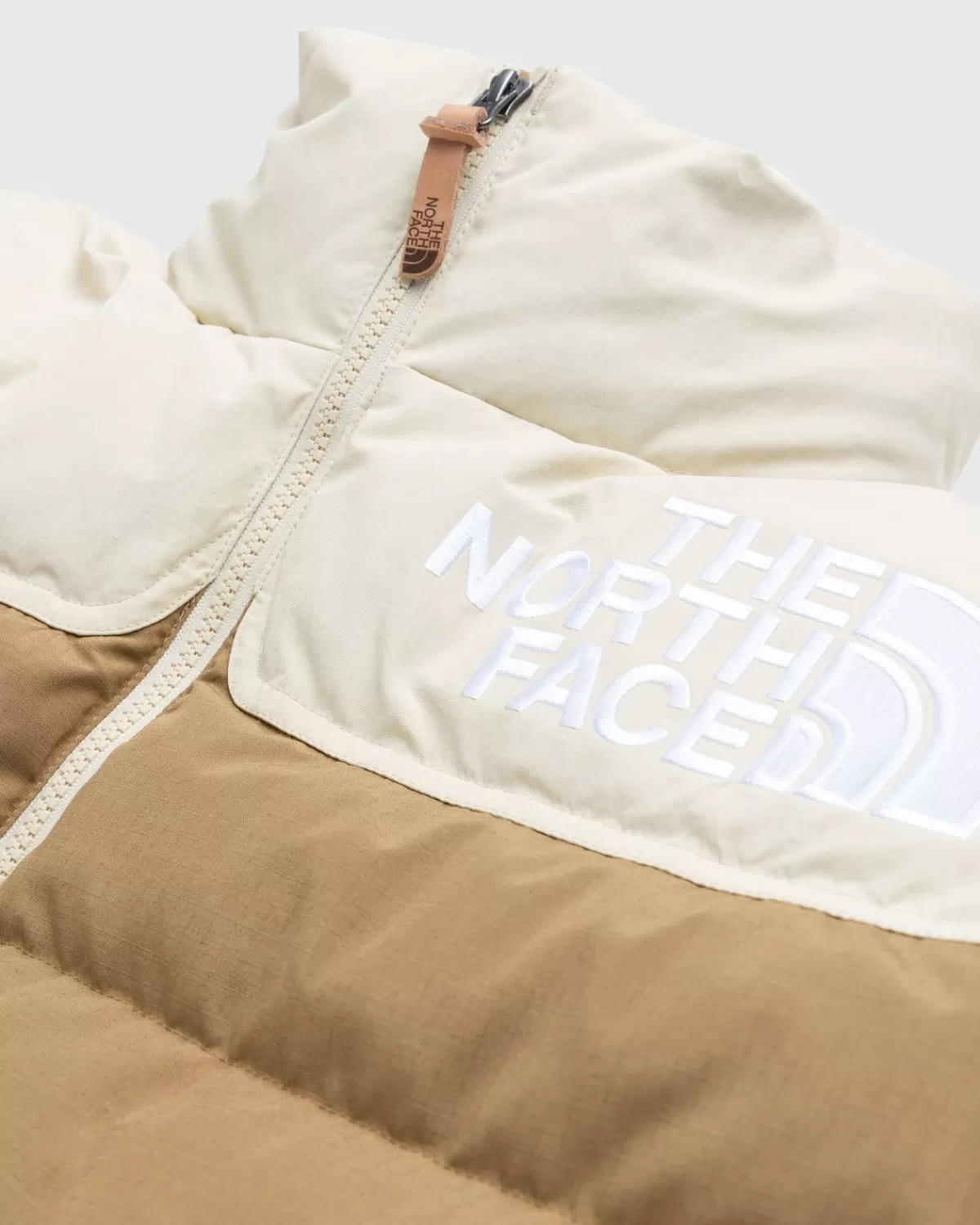 Bovenkleding^The North Face '92 Low-Fi Hi-Tek Nuptse Utility Bruin/Gravel