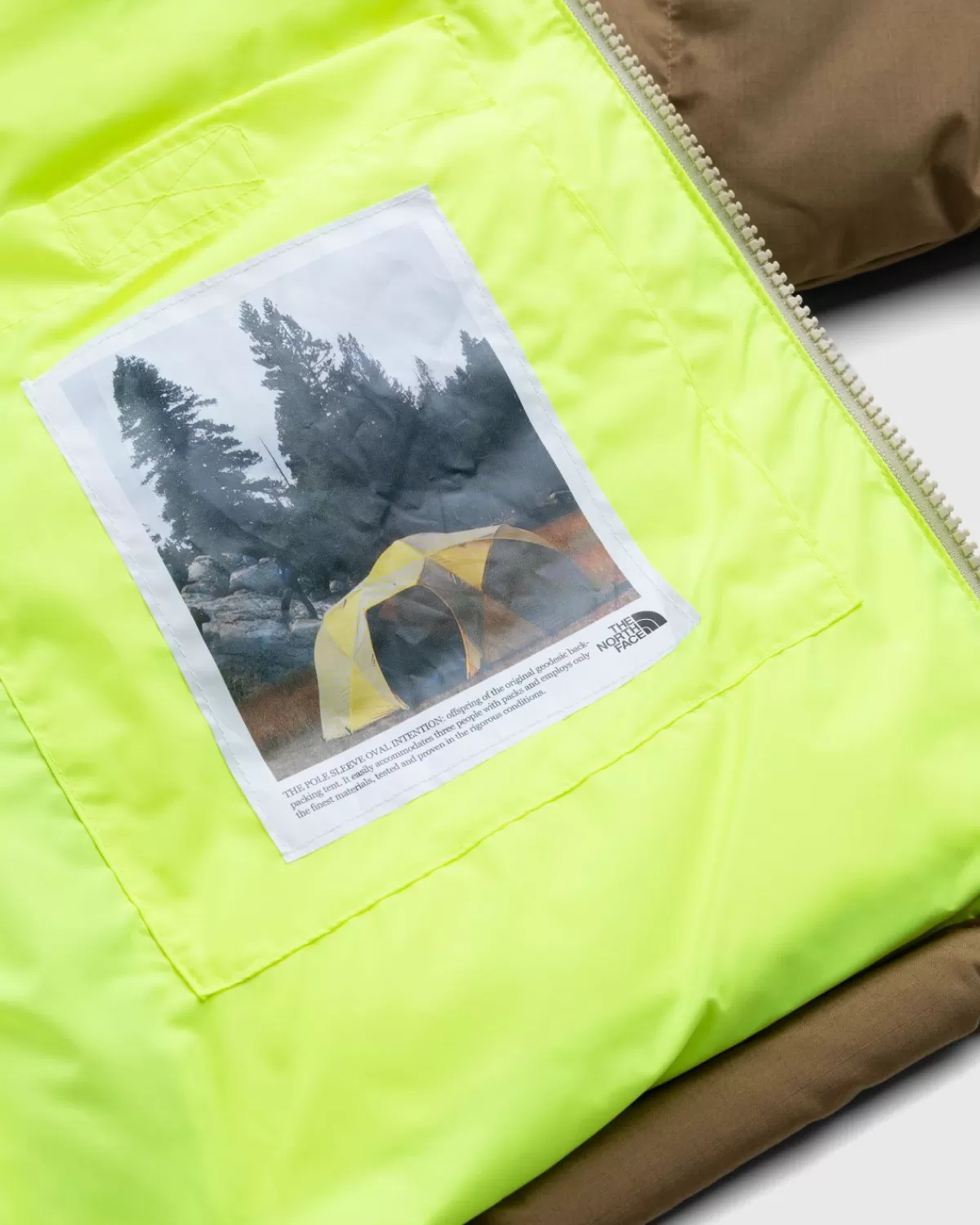 Bovenkleding^The North Face '92 Low-Fi Hi-Tek Nuptse Utility Bruin/Gravel