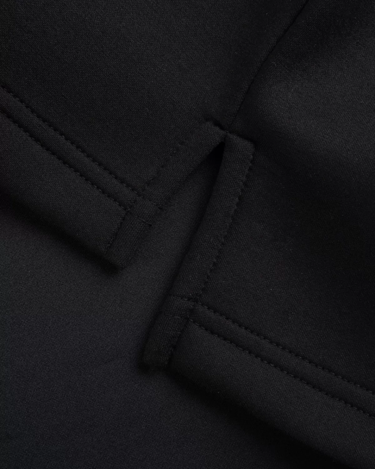 trussardi_scubapolo_met_kwartrits_zwart_7.webp Overhemden^Trussardi Scuba-Polo Met Kwartrits, Zwart