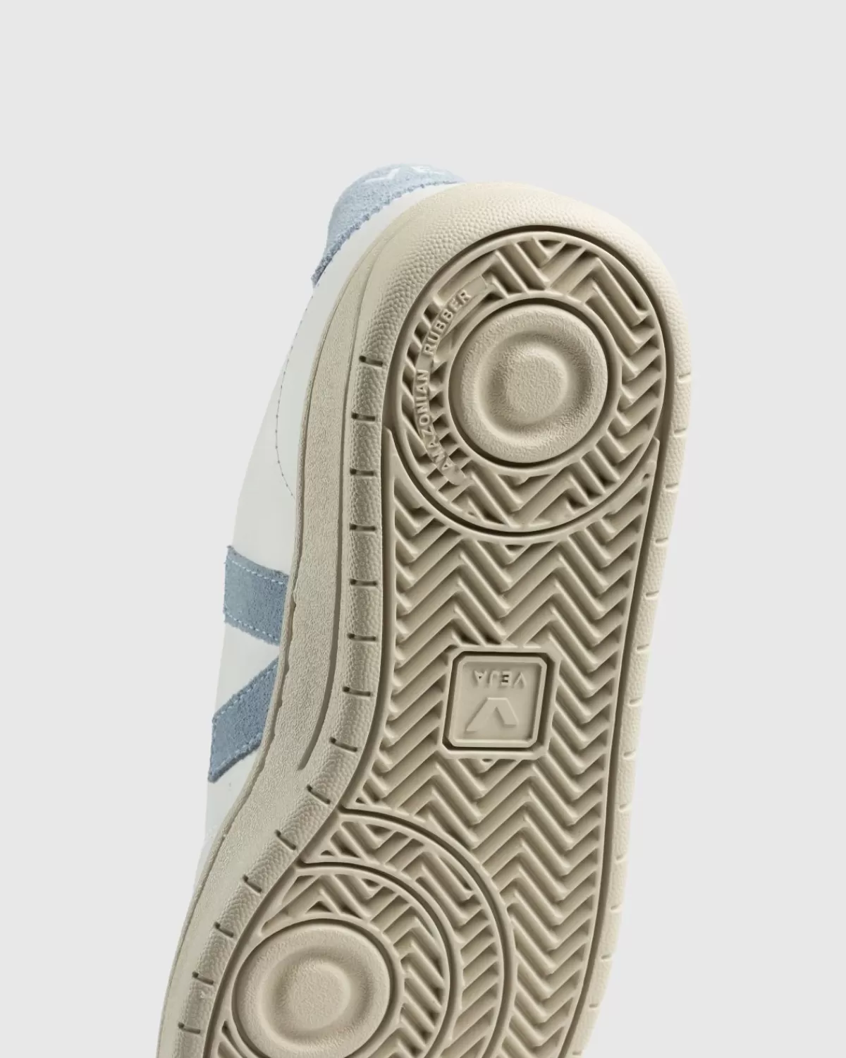 veja_v12_leer_witstaal_3.webp VEJA V-12 Leer Wit/Staal Online