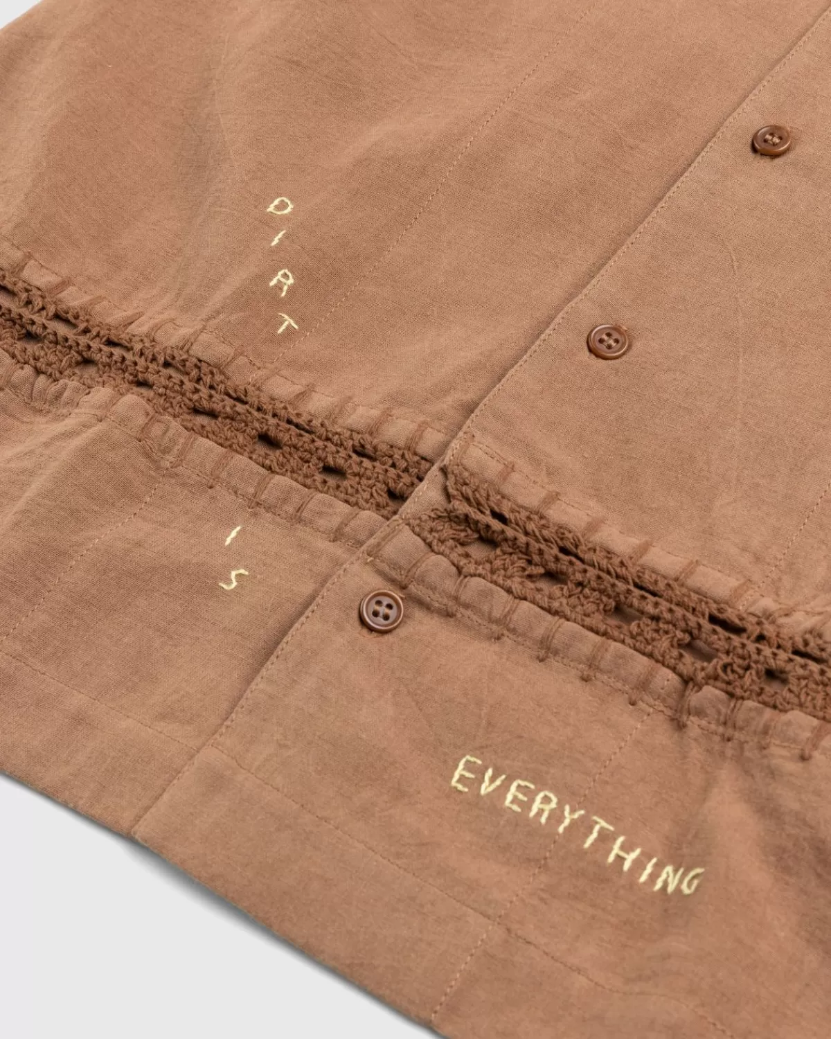 verhaal_mfg_groeten_shirt_bruine_grond_hugger_6.webp Overhemden^Story mfg. Verhaal Mfg. Groeten Shirt Bruine Grond Hugger